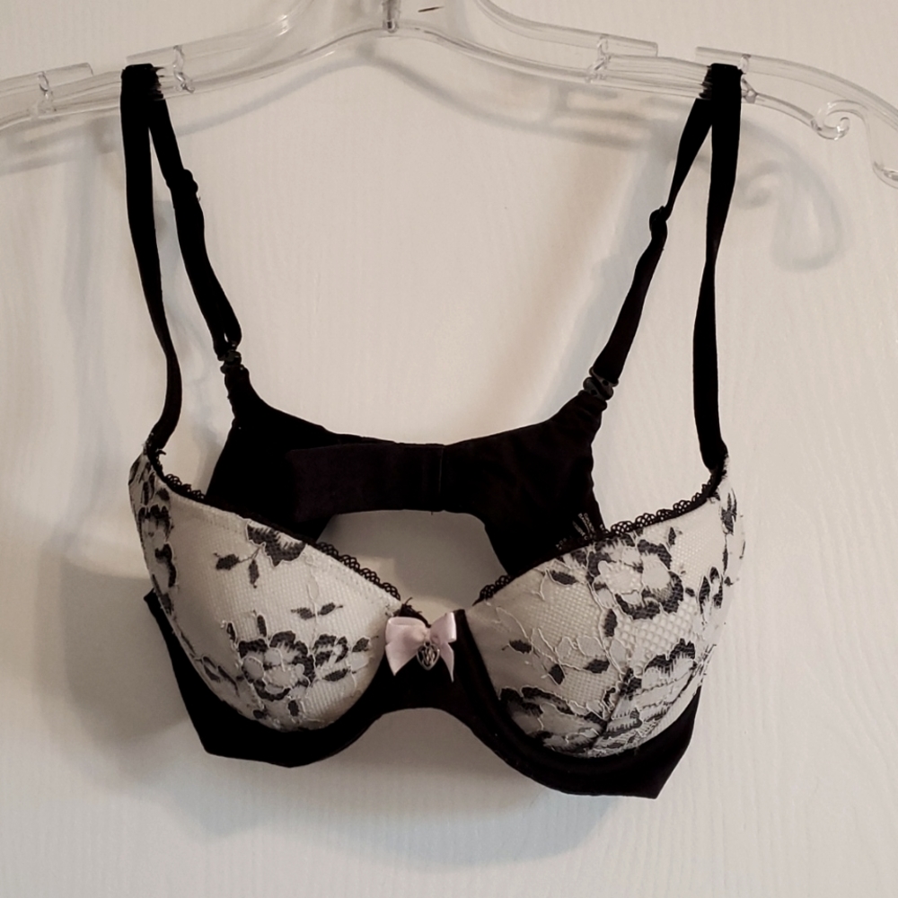 32A V.S. lace lined demi bra